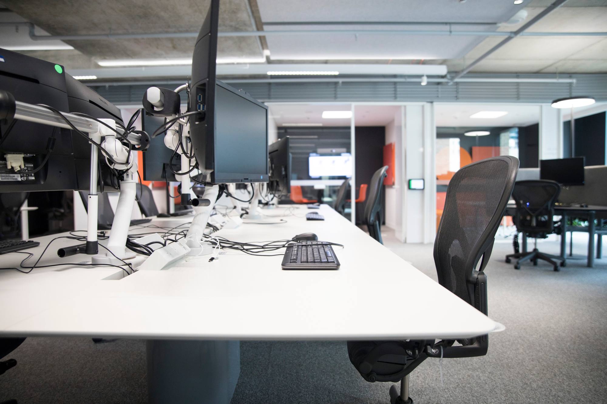 modern-office-space-RZGF7MS